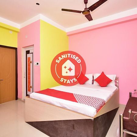 Oyo 16609 Trinayani Guest House Тарапит Экстерьер фото