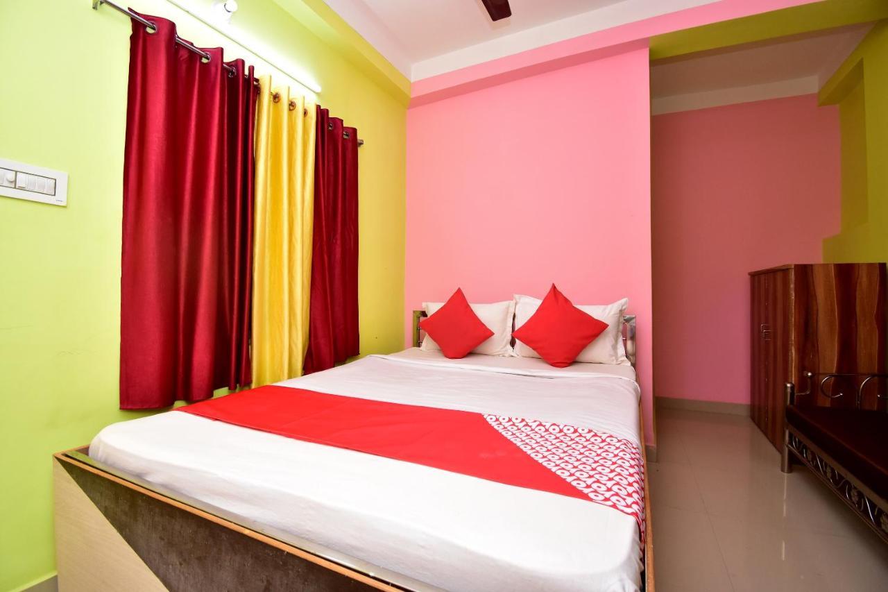 Oyo 16609 Trinayani Guest House Тарапит Экстерьер фото